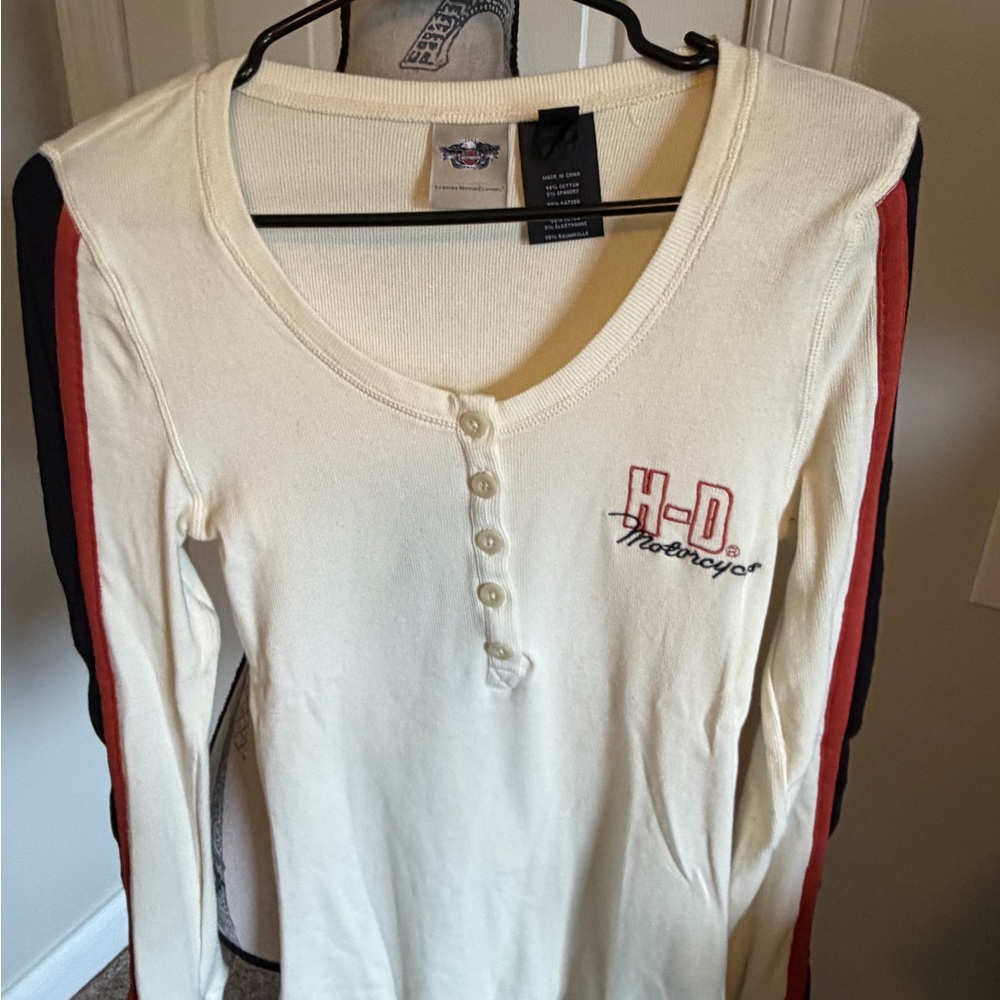 Harley-Davidson Cream Tee with Black Tag Detail
